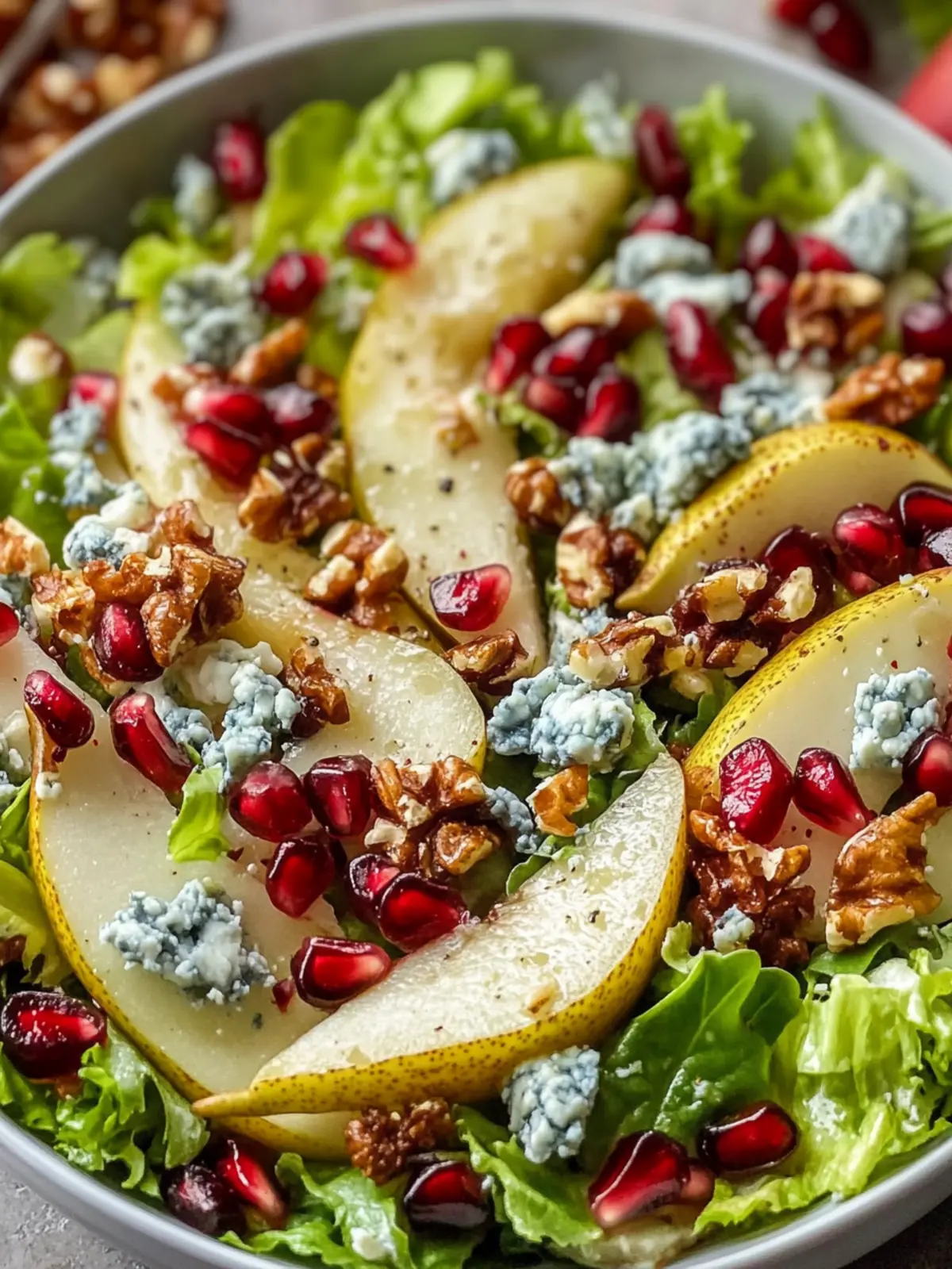 Festive Pear, Pomegranate and Blue Cheese Salad in 10 Minutes 3 Pear, Pomegranate and Blue Cheese Salad